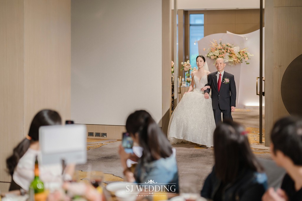 SJwedding鯊魚婚紗婚攝團隊向碩在台北寒舍艾美酒店拍攝的婚禮紀錄” border=